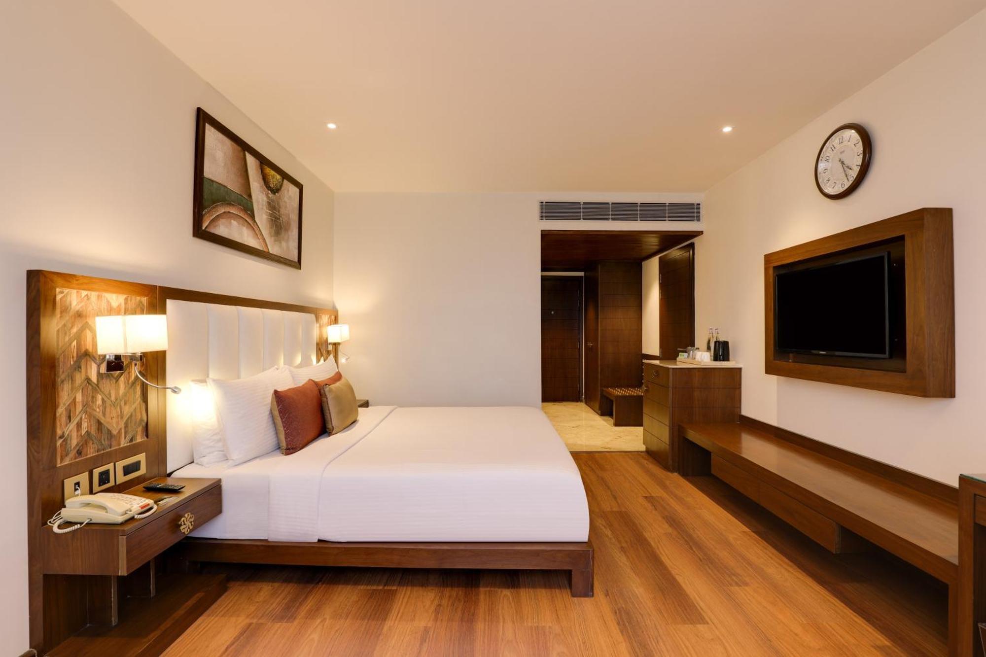 Ramada Plaza By Wyndham Agra Hotel Agra  Bagian luar foto