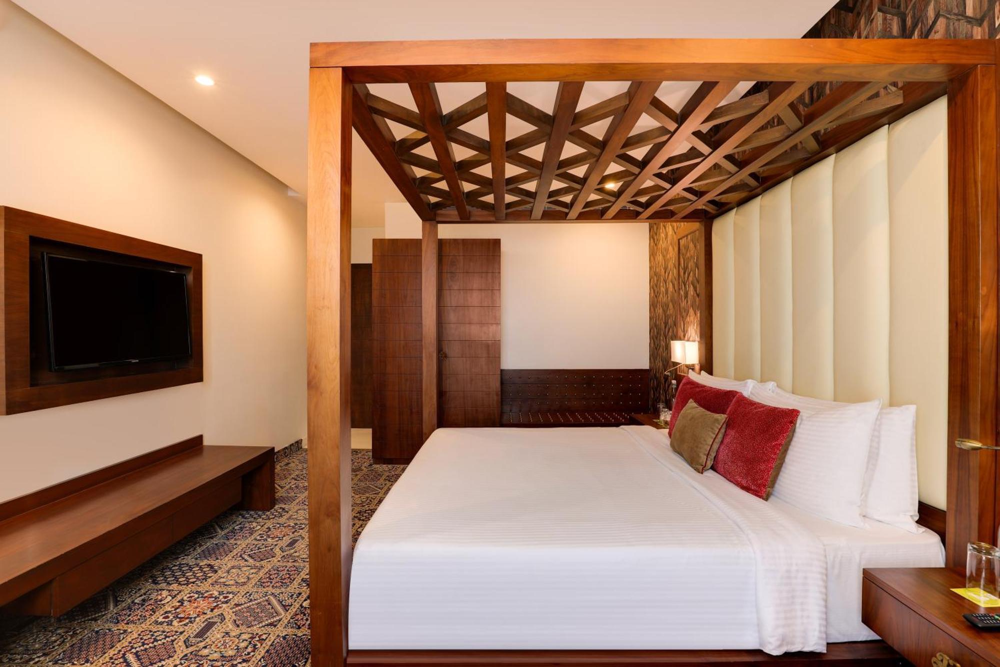 Ramada Plaza By Wyndham Agra Hotel Agra  Bagian luar foto
