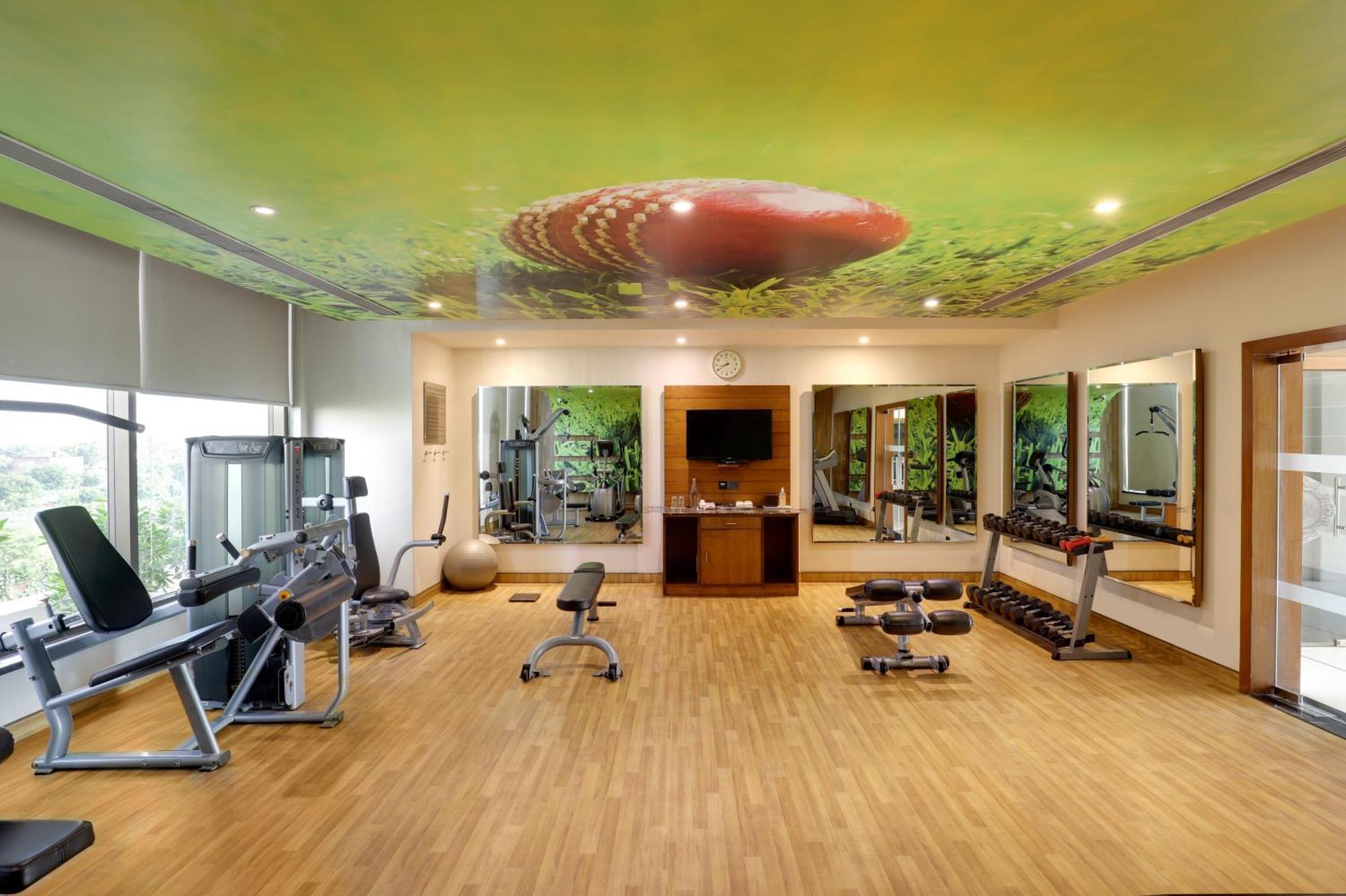 Ramada Plaza By Wyndham Agra Hotel Agra  Bagian luar foto