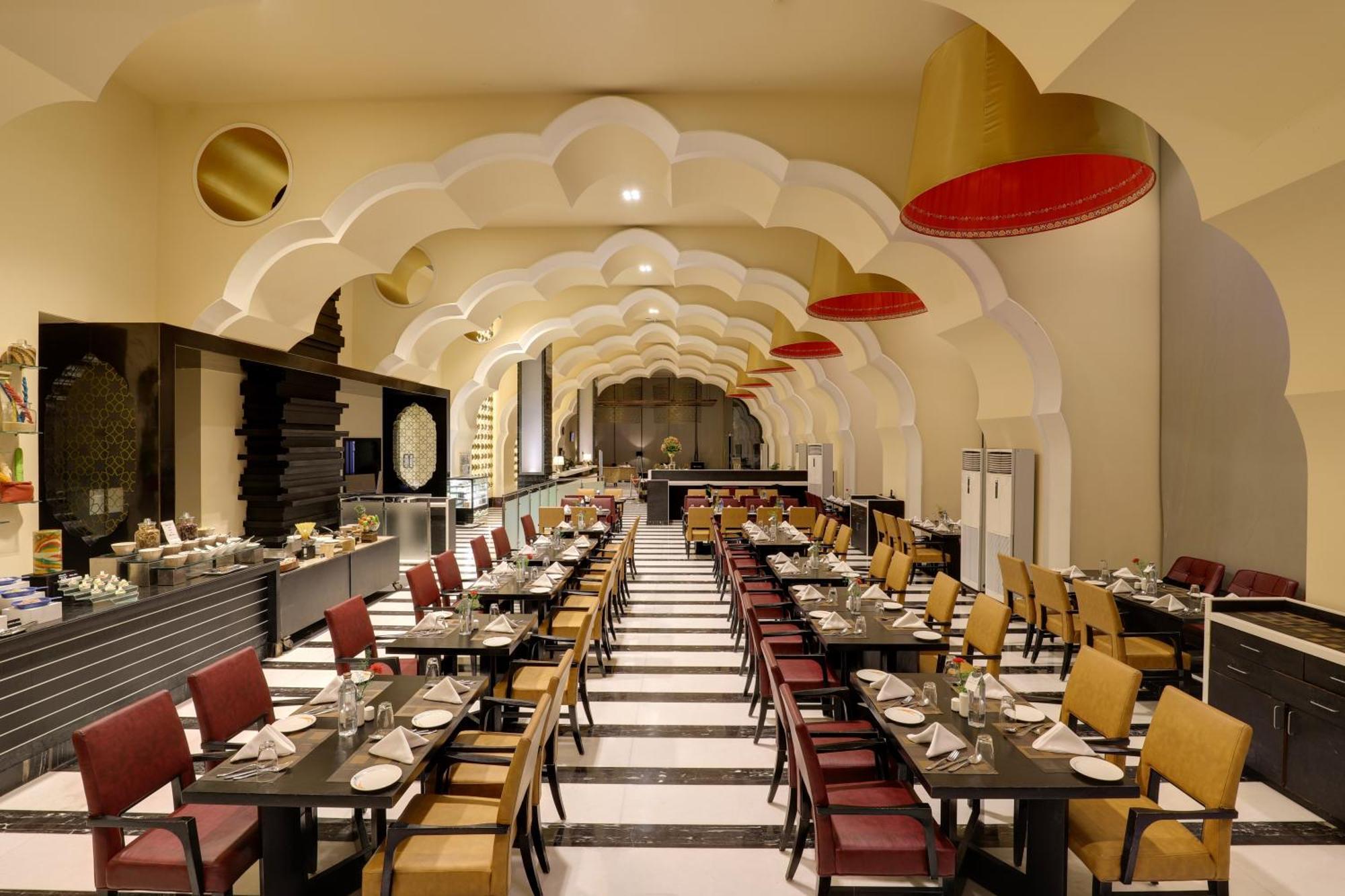 Ramada Plaza By Wyndham Agra Hotel Agra  Bagian luar foto