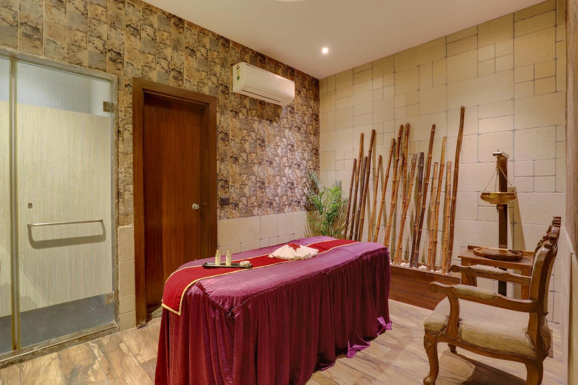 Ramada Plaza By Wyndham Agra Hotel Agra  Bagian luar foto